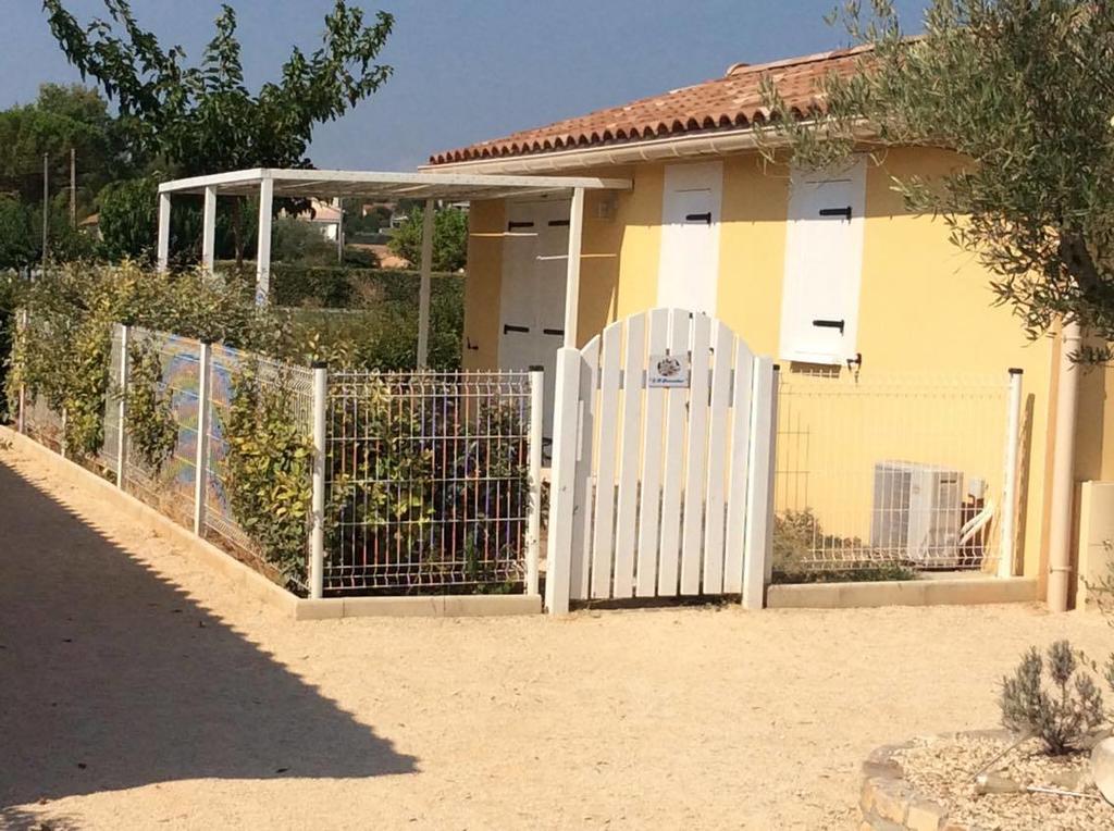 Aux Couleurs D'Ardeche Apartment Vallon-Pont-dʼArc Екстериор снимка